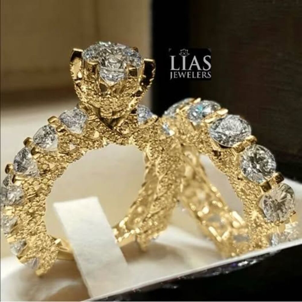 Brand New 18k Yellow Gold Wedding Ring Set